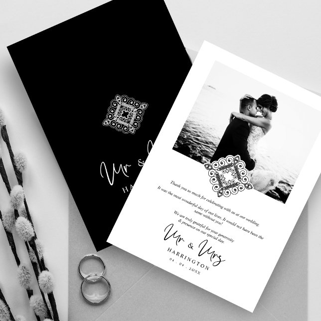 Cartão De Agradecimento Black & White Mr & Mrs Ornamental Flourish Photo (Black & White Mr & Mrs Ornamental Flourish Photo Wedding Thank You Card with Envelope.)