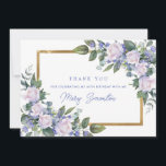 Cartão De Agradecimento Blue White Floral 60th Birthday Photo Flat<br><div class="desc">Uma bela maneira de expressar sua gratidão à família e aos amigos. Um esmagamento botânico de rosas brancas e flores azuis cria belos sotaques florais em dois cantos do quadro de ouro. Três linhas de texto permitem personalizar a frente. Dentro, você pode colocar sua foto no topo e uma obrigado...</div>