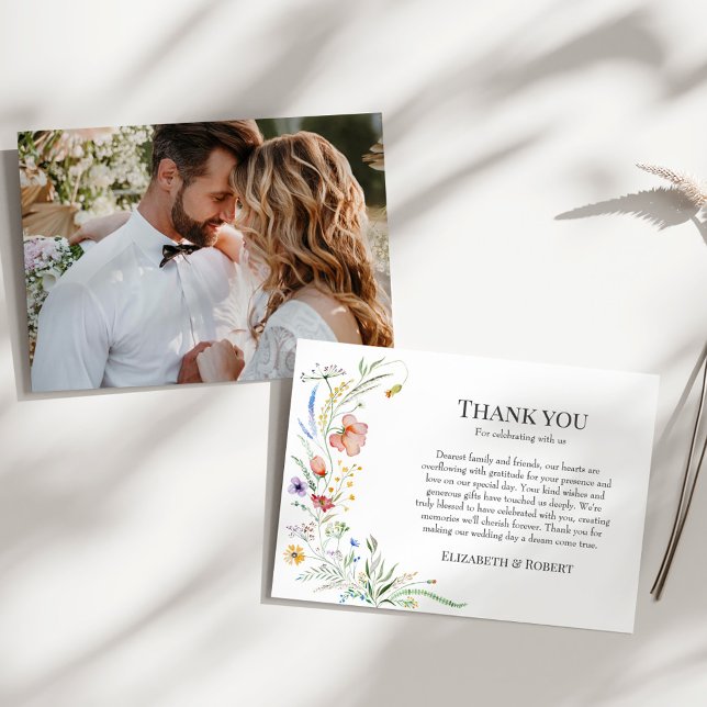 Cartão De Agradecimento Boho Wildflower Casal Foto Casamento (Boho Wildflower Meadow Couple Photo Wedding Thank You Card on a sunny white table.)