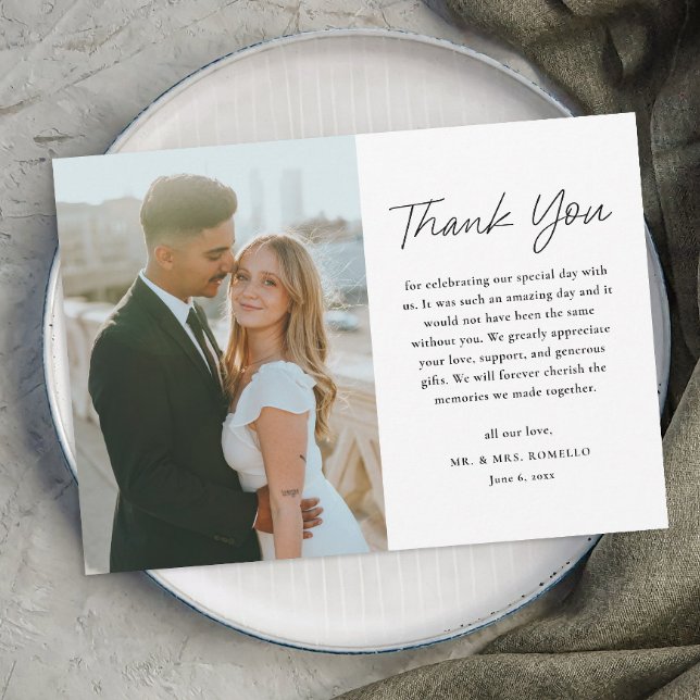 Cartão De Agradecimento Casamento com Foto Preto e Branco em Script Simple (Simple Modern Script Black and White Wedding Photo Thank You Card.)