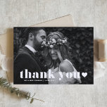 Cartão De Agradecimento Casamento com Sobreposição de Coração com Tipograf<br><div class="desc">Enviar obrigado a você com este cartões de agradecimentos de fotos personalizável. Apresenta tipografia ousada e sobreposição cardíaca. Este cartões de agradecimentos fotográfico será perfeito para uma variedade de eventos,  como casamentos e graduações. Personalize adicionando suas fotos horizontais favoritas.</div>