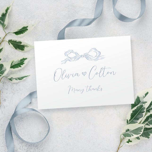 Cartão De Agradecimento Casamento de Arco de Mão Azul Elegante Dusty (Elegant Dusty Blue Hand Drawn Bow Wedding Thank You Card)