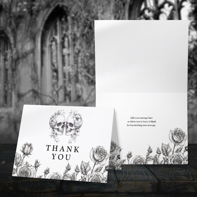 Cartão De Agradecimento Casamento de Caveiras Florais Góticas Preto e Bran (Black And White Gothic Floral Skulls Wedding Thank You Card)
