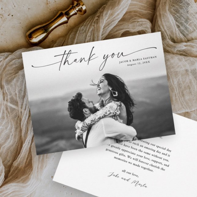 Cartão De Agradecimento Casamento de Foto de Script Moderno (Elegant photo wedding thank you card with modern simple script typographic overaly.)