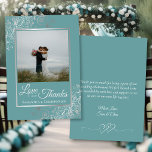 Cartão De Agradecimento Casamento de Foto e Nota de Silver e Teal Elegante<br><div class="desc">Estes belos brinde ou turquesa e casamento colorido de cinzas agradecemos suas cartas de fotos em um falso quadro prateado rodeado por ornamentados prateados e espirros. A legenda é escrita em letras elegantes e lê: Amor e Obrigados, com seus nomes abaixo. As costas têm espaço para uma nota ou mensagem...</div>