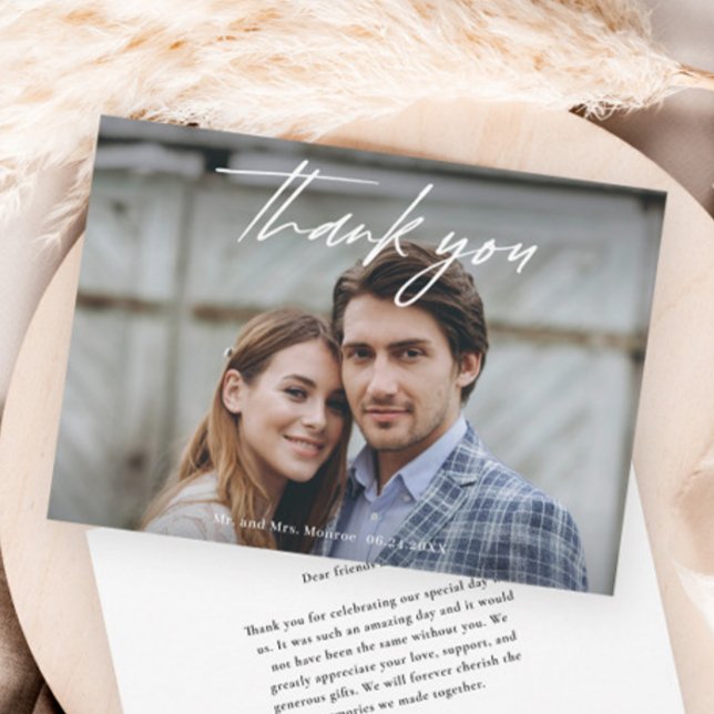 Cartão De Agradecimento Casamento de Foto Manuscrita Minimalista (Modern handwritten script simple wedding photo thank you card.)