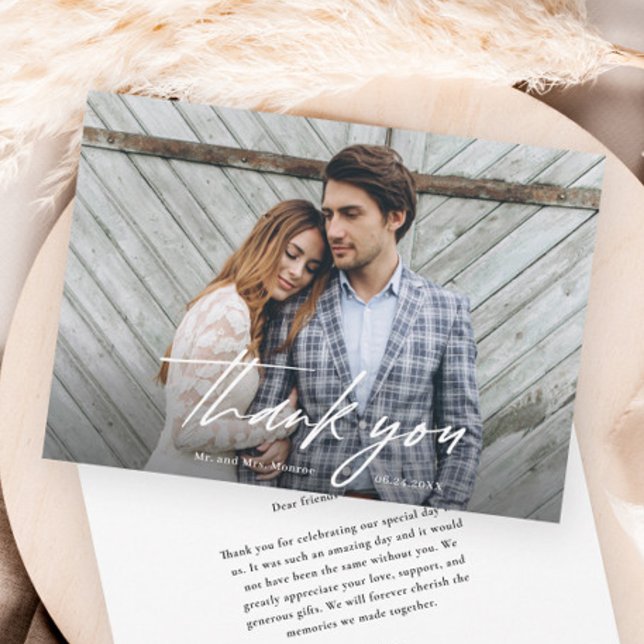 Cartão De Agradecimento Casamento de Foto Manuscrito Minimalista (Modern handwritten script simple wedding photo thank you card.)