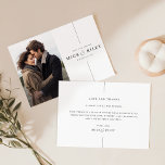 Cartão De Agradecimento Casamento de Foto Romântica Mínimo<br><div class="desc">Expresse sua sincera gratidão com nosso Cartões de agradecimentos de Casamento de Foto Romântico Mínimo. Este elegante design de casamento apresenta um layout de foto branco e preto na moda, perfeito para destinos e casamentos costeiros. O cartão de lado duplo é adorado com uma mensagem simples, mas sofisticada, de "Obrigados...</div>