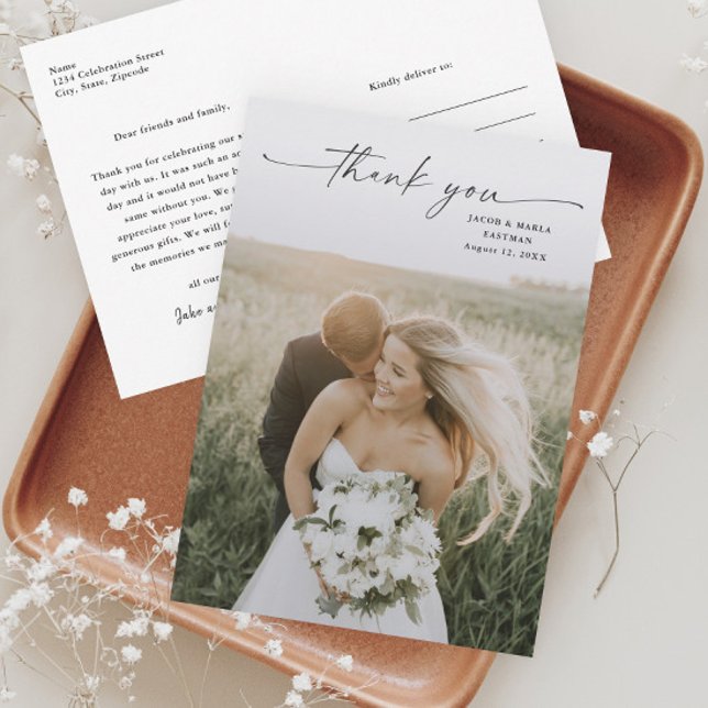 Cartão De Agradecimento Casamento de Fotografia de Script Simples (Elegant script wedding photo thank you postcard.)