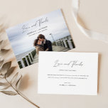 Cartão De Agradecimento Casamento de Fotografias Personalizadas Moderno El<br><div class="desc">Expresse sua gratidão com nosso Cartões de agradecimentos personalizado moderno Elegante de casamento de fotos. Esta design com dois lados apresenta uma caligrafia elegante escrita à mão e um belo fundo oceânico,  perfeito para qualquer casamento.</div>