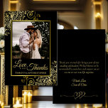 Cartão De Agradecimento Casamento de fotos e Obrigados com amor e amor Dou<br><div class="desc">Este belo casamento preto e dourado, cartões de agradecimento, apresenta sua foto em um falso quadro de ouro de folha rodeada por ornamentados e espirais. A legenda diz: Amor e Obrigados, com seus nomes abaixo. As costas têm um gráfico romântico de corações, junto com uma nota e assinatura personalizadas. Simples,...</div>