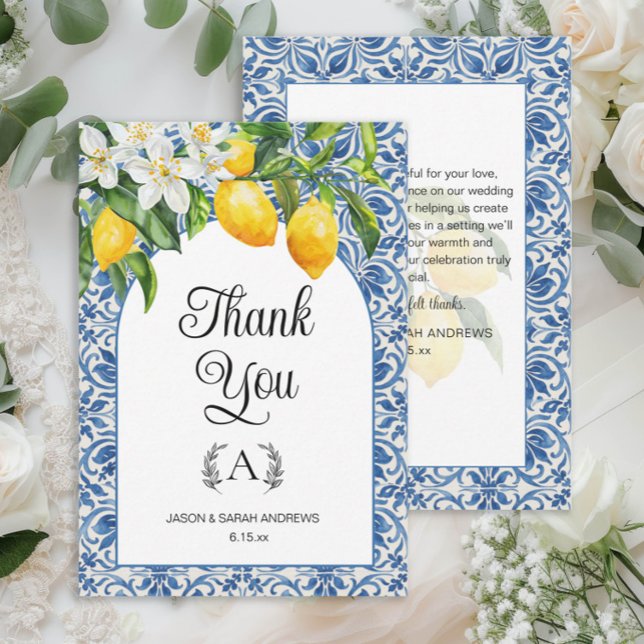 Cartão De Agradecimento Casamento de Limões com Monograma Branco Azul do M (Mediterranean wedding thank you card with blue and white tiles and lemons)