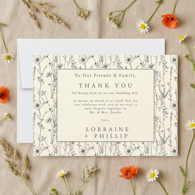 Cartão De Agradecimento Casamento de padrão uniforme de flores suaves selv (Soft wild flowers seamless pattern wedding thank you card.)