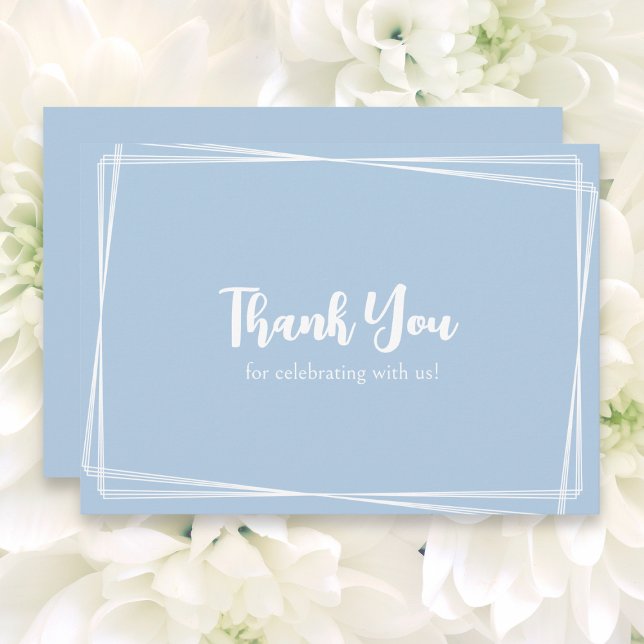 Cartão De Agradecimento Casamento de Quadros Geométricos com Script Na mod (A wedding Thank You card, in dusty blue, with elegant white border design and white typography)