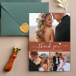 Cartão De Agradecimento Casamento de Script Terracotta, Colagem de Fotos E<br><div class="desc">Cartões de agradecimentos de Casamento Terracotta, Colagem de Fotos 3 Moderna Elegante de Boho Minimalista. modelo de cartões de agradecimentos de casamento na moda com 3 fotos na frente e 1 foto na parte traseira. Com o texto "Obrigado" em uma fonte de script tipográfico, escrita à mão, com letras sujas,...</div>