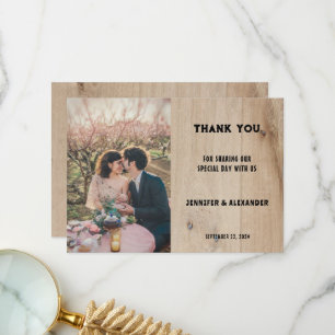 Cartão De Agradecimento Casamento de tipografia de madeira em celeiro russ