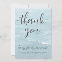 Casamento de verão pelo mar azul ondulado, ombre o