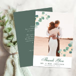 Cartão De Agradecimento Casamento Elegante Eucalyptus Greenery Calliografi<br><div class="desc">Elegante Eucalyptus Greenery Calliografia Foto de Casamento. Expresse o seu agradecimento aos seus amigos e família que fizeram do seu casamento um especial extra com este belo cartões de agradecimentos de fotos de casamento. Todos os textos estão pré-organizados para que você personalize fácil e rapidamente com suas próprias palavras.</div>
