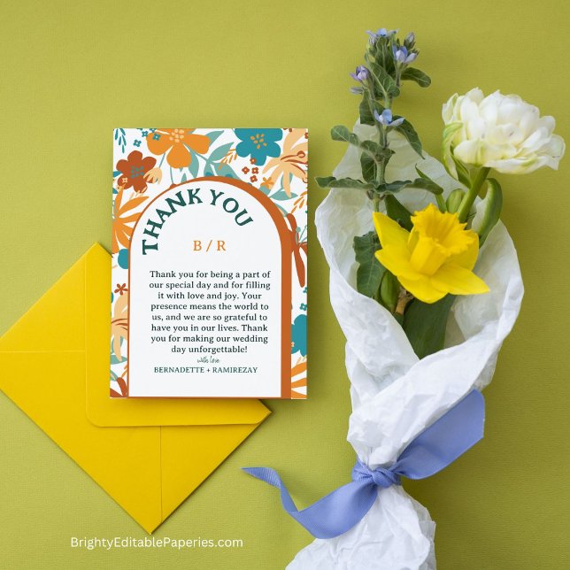 Cartão De Agradecimento Casamento Floral de Branca Brilhante e Retro Moder (Express your gratitude with vibrant retro blooms! 🌼📜 #ChicThankYou)