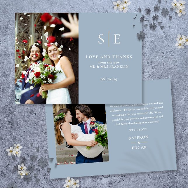 Cartão De Agradecimento Casamento Fotográfico Dusty Blue E Dourado Monogra (Dusty Blue And Gold Monogram 2 Photo Wedding Thank You Card)