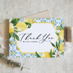 Cartão De Agradecimento Casamento mediterrânico dos limões e Blossomas<br><div class="desc">Mande obrigado para sua família e amigos por fazer parte de seu dia especial com esse belo cartões de agradecimentos botânico. Apresenta ilustrações de cor d'água de limões e flores de limão e um padrão mediterrânico. Este cartões de agradecimentos botânico é perfeito para casamentos de verão e outros eventos. Personalize...</div>