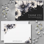 Cartão De Agradecimento Casamento Negra Floral Elegante na moda Moderno<br><div class="desc">Design de casamento simples e giro, preto e branco. Um olhar clássico, mas caprichoso, com flores pretas, cinzas e creme coloridas, com fontes pretas e cartazes modernos. Edite todo o texto para suas próprias informações. Você pode até mudar a cor de fundo para qualquer coisa que quiser! Também tenho outros...</div>
