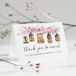 Cartão De Agradecimento Casamento Rustic Watercolor Floral Lantern Obrigad<br><div class="desc">Esta Carta de Saudação Obrigado apresenta lanternas rústicas,  velas e flores cor-de-rosa. Para personalização mais avançada deste design,  clique no botão "Personalizar". Itens correspondentes também estão disponíveis.</div>