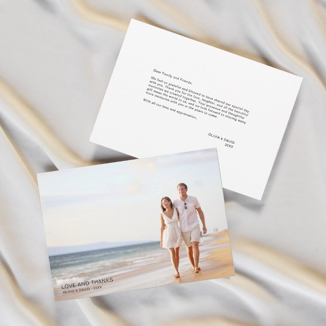Cartão De Agradecimento Casamento Simples de Fotografias Modernas de Amor  (Love and Thanks Simple Modern Photo Wedding Thank You Card)