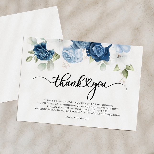 Cartão De Agradecimento Chá de Bebê de Noiva em Azul Desbotado com Flores  (Dusty Blue Floral Script Bridal Shower Thank You Card)