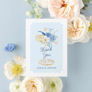 Cartão De Agradecimento Chá de Bebê de Pétalas Azuis Elegantes e Prosecco