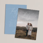 Cartão De Agradecimento Chá de fraldas de Fotografias Verticais Azul Dusty<br><div class="desc">Apresentando nosso cartões de agradecimentos de chá de fraldas vertical azul brilhante, perfeito para sua simples primavera de vô ou celebração de inverno! Este cartão tem uma vibração boho-chic com caligrafia elegante e um design branco-a-azul minimalista, fazer ideal para os rapazes. Além disso, é editável, então você pode adicionar seu...</div>