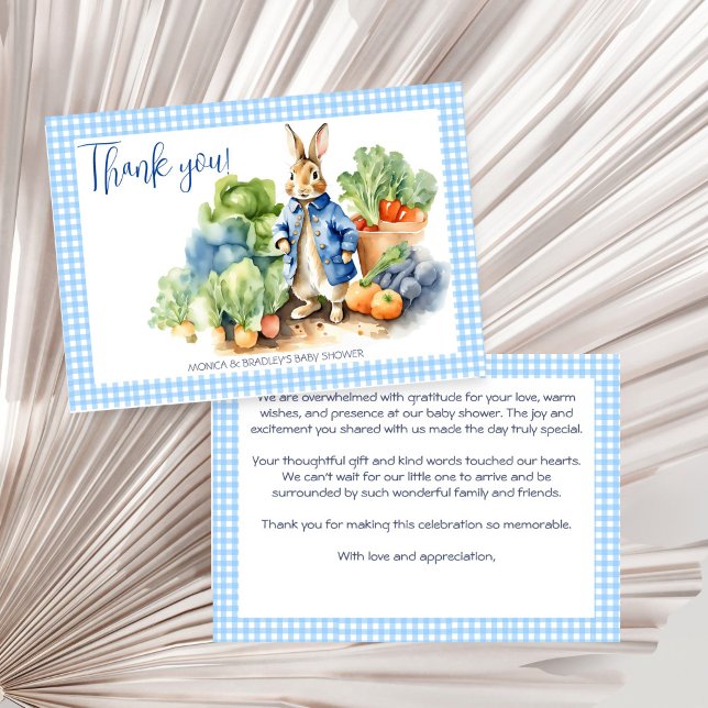 Cartão De Agradecimento Chá de fraldas do bebê do coelho Peter (Peter rabbit baby boy baby shower thank you card blue gingham veggie garden cute bunny thank you)
