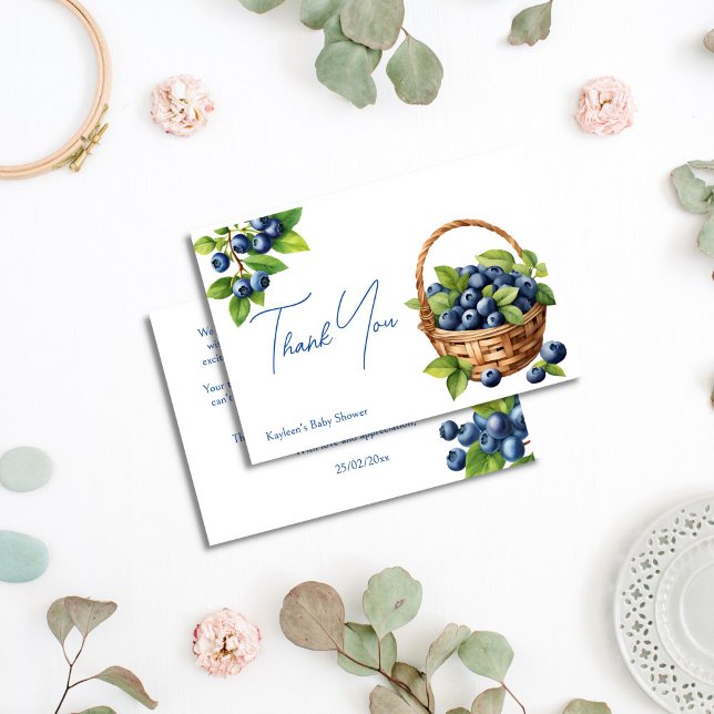 Cartão De Agradecimento Chá de fraldas doce de mirtilo (Blueberry berry sweet baby shower thank you card gender neutral summer berry baby shower thank you)
