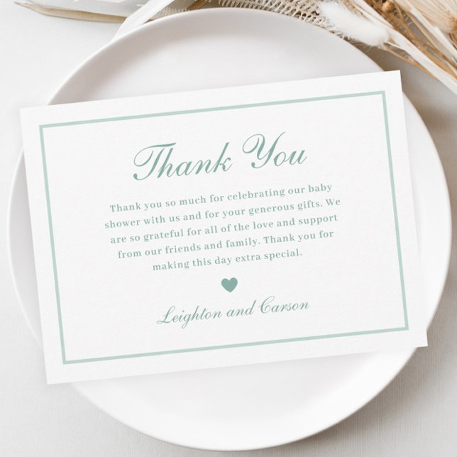 Cartão De Agradecimento Chá de fraldas Verde de Sage de Script Elegante (Elegant Script Sage Green Gender Neutral Baby Shower Thank You Card.)