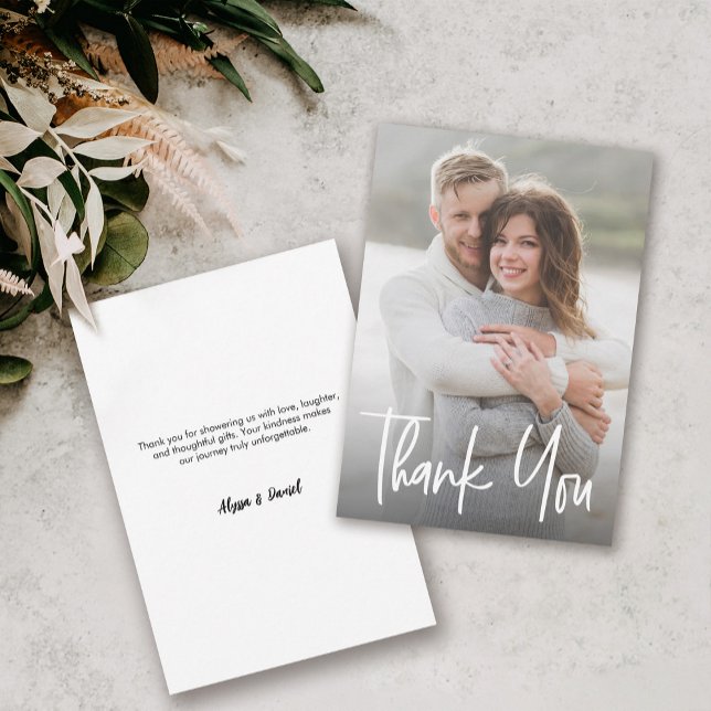 Cartão De Agradecimento Chá de panela de Fotografias Personalizado Moderno (Modern Minimalist engagement photo bridal shower thank you card.)