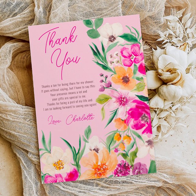 Cartão De Agradecimento Chá de panela de guião de flores silvestres, arroj (Bright bold wild flowers script bridal shower thank you card on pastel pink)