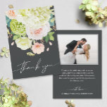 Cartão De Agradecimento Chic Watercolor Florals Foto de Casamento<br><div class="desc">Linda aquarela de drangas brancas e verdes com rosas cor-de-rosa e creme,  margaridas,  pequenas flores e folhas são apresentadas na frente deste leve casamento preto de onyx. Sua foto e mensagem estão impressas no verso. CORRESPONDENTE a itens na nossa coleção.</div>