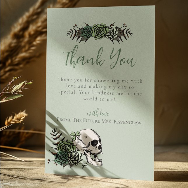 Cartão De Agradecimento Chuva de Noiva Floral Verde com Caveira e Rosas Ir (Elegant Irish Gothic Thank You Card for Bridal Shower or St. Patrick's Day. Hand Drawn Skull & Roses)