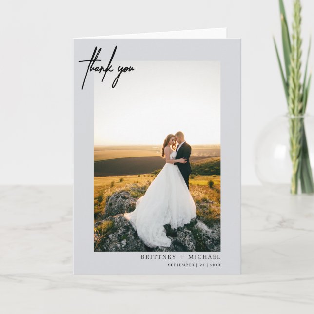 Cartão De Agradecimento Cinzas Modernas Com Letra Mão Obrigado (Frente)