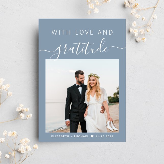Cartão De Agradecimento Com Amor E Gratidão Foto De Casamento Azul Dusty (Celebrate your love story with a thank you card showcasing your favorite wedding day photo)