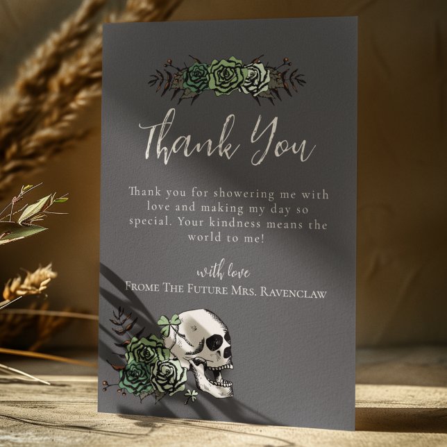 Cartão De Agradecimento Crânio Floral com Rosas Verdes Chá de Bebê Gótico (Black Irish Gothic Thank You Card for Bridal Shower or St. Patrick's Day. Hand Drawn Skull & Roses)