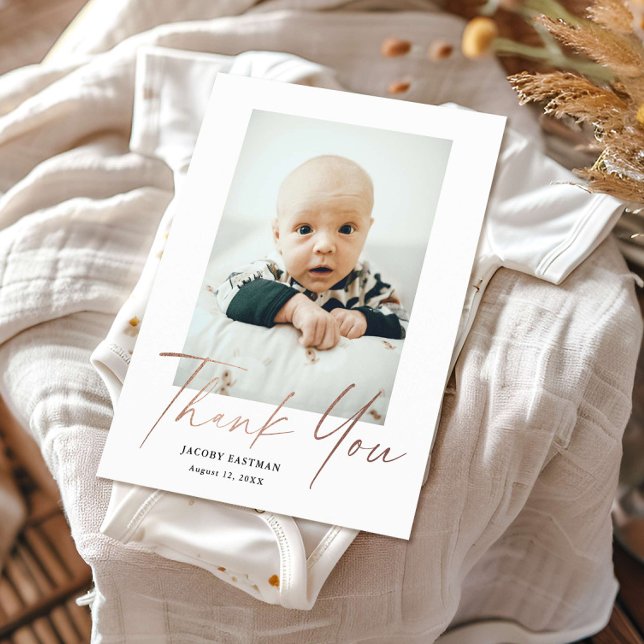 Cartão de Agradecimento de Bebê com Foto e Roteiro (Elegant rose gold budget baby photo thank you card.)