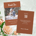 Cartão de agradecimento de foto de casamento com c<br><div class="desc">Celebre seu dia especial e expresse sua gratidão sincera com nossos Cartões de Casamento com Foto Personalizada, elegantemente projetados com um fundo queimado sofisticado e moderno. Perfeitos para compartilhar suas memórias de casamento favoritas, esses cartões são estilosos e pessoais, oferecendo uma maneira única de agradecer aos seus convidados. Personalize e...</div>