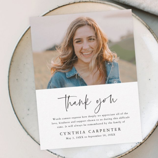 Cartão de Agradecimento de Foto de Memorial de Fun (Simple typography black and white photo memorial thank you postcard.)