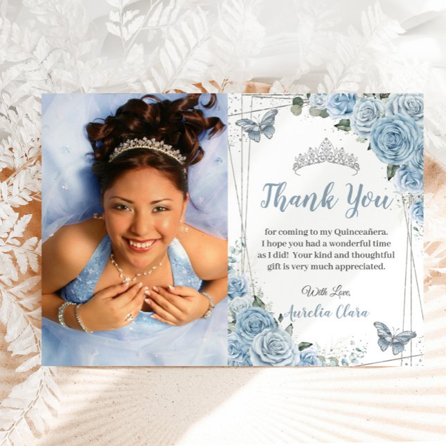 Cartão de Agradecimento de Foto Floral Azul Bebê Q (baby blue roses floral Quinceañera sweet 16 birthday photo picture thank you cards printed download)