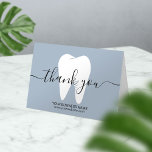 Cartão De Agradecimento Dentista Azul Da Dente Branca Dentária Obrigado<br><div class="desc">Dentista Azul Da Dente Branca Dental Obrigado Cartões.</div>