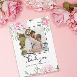 Cartão De Agradecimento Elegante de Foto Botânica de Peony Rosa Floral<br><div class="desc">Obrigado os seus convidados com este cartão floral obrigado com peões pintados cor-de-rosa. Este cartão tem um espaço onde você pode adicionar uma foto de casamento.</div>