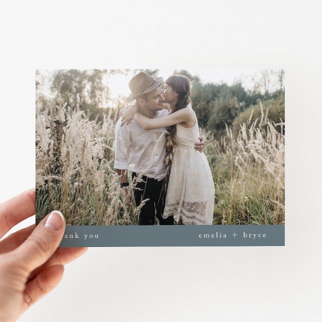 Cartão De Agradecimento EMELIA Flat Inverno Simples Azul Empoeirado Foto C (EMELIA Flat Winter Simple Dusty Blue Photo Wedding Thank You Card)