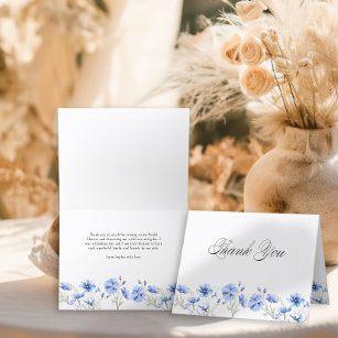 Cartão De Agradecimento Flores Azuis e Caligrafia Elegante