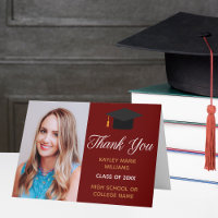 Formando de Graduação Dourada Maroon 2025